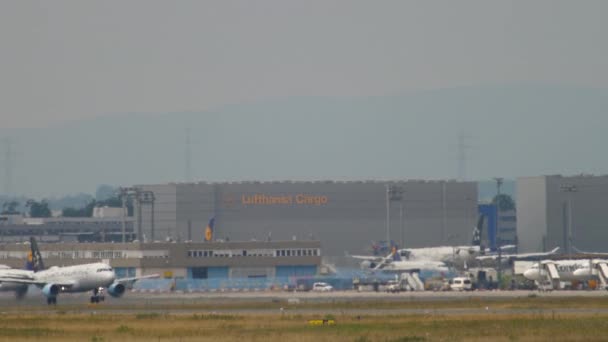 Salida de Austrian Airlines Airbus A320 — Vídeos de Stock