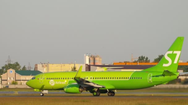 Odlot S7 Boeing 737 — Wideo stockowe