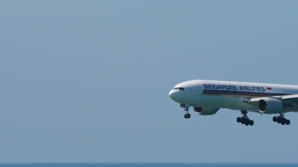 Singapur Havayolları Boeing 777 yaklaşıyor. — Stok video