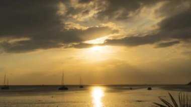 Phuket 'te gün batımı manzarası