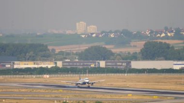 Lufthansa Airbus A320 iniş yaptı.