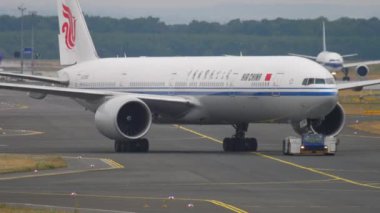 Boeing 777 servis dışı.