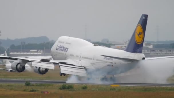 Aterragem de avião em Frankfurt — Vídeo de Stock