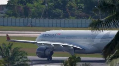 Nordwind Airbus A330 kalkıyor.