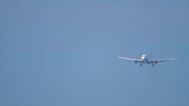 Azur Air Ukrayna Boeing 767 inişi