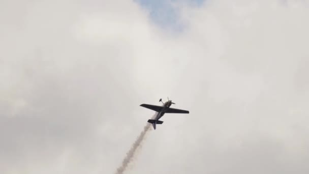 Red Bull Air Race výzva sportovní výkon letadla — Stock video