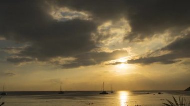 Gün batımında Phuket Adası 'nda deniz manzaralı zaman çizelgesi
