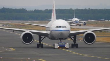 Boeing 777 servis dışı.