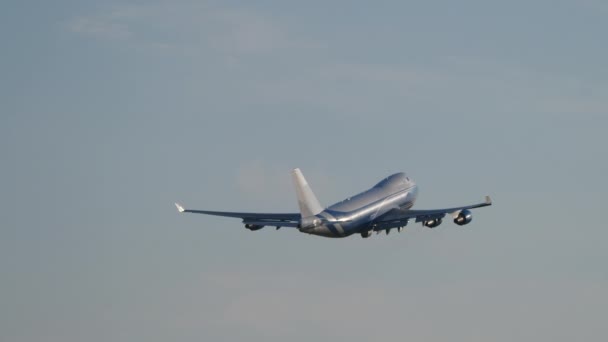 Cargolux Boeing 747 отправляется — стоковое видео