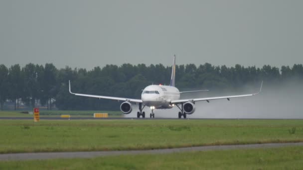 Startujący Lufthasa Airbus A320 — Wideo stockowe