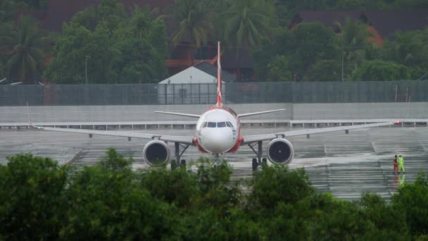 AirAsia Airbus A320 indulás előtt — Stock videók