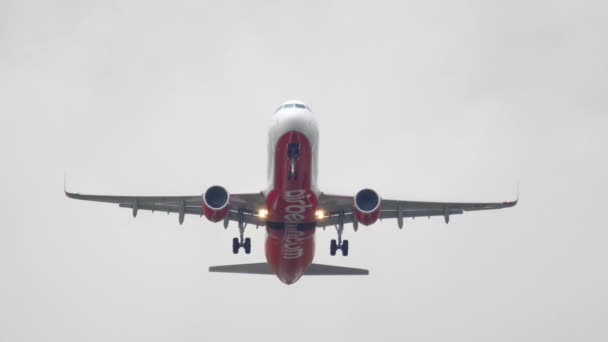 雨の日に出発するA321航空会社 — ストック動画