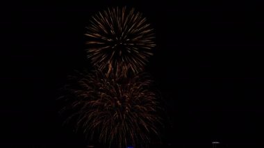 Şehir Festivali 'nde renkli, parlak havai fişekler