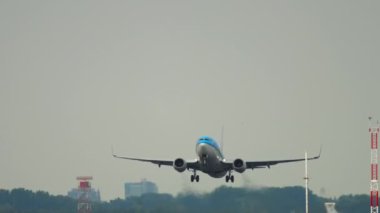 Kalkıştan sonra Boeing 737 KLM