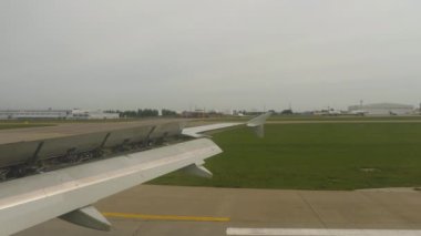 İniş yapan uçaktan görüntü