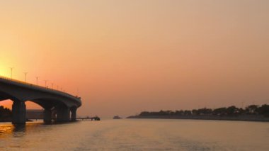 Hong Kong 'un Manzaralı Dili - Sunset' teki Macau Köprüsü