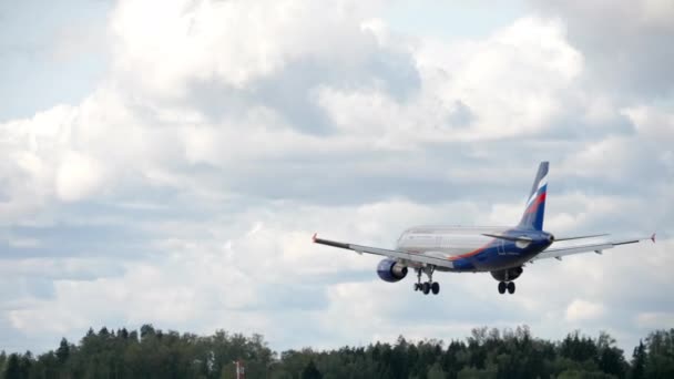 Aterragem do avião Airbus A320 — Vídeo de Stock