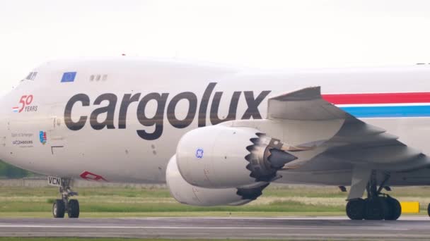 Cargolux Boeing 747 vznášedlo pojíždění po přistání — Stock video