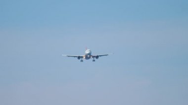 Uçak inmeden önce son yaklaşma.