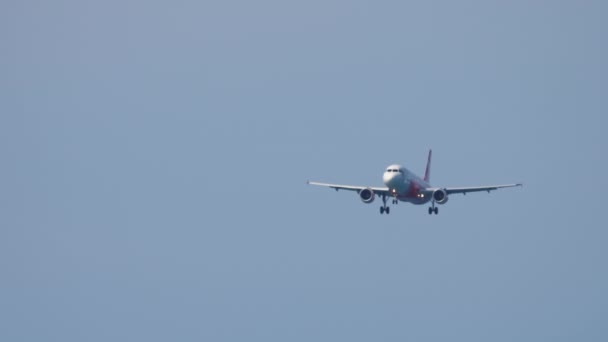 Αεροσκάφος Airbus A320 στην τελική προσέγγιση — Αρχείο Βίντεο