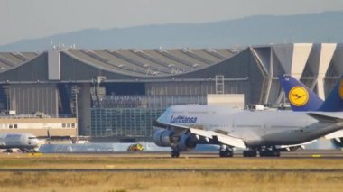 Frankfurt 'a inen uçak