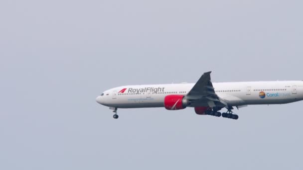 Atterrissage d'un Boeing 777 — Video