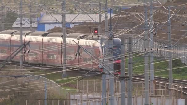 Aeroexpress ηλεκτρικό τρένο που φθάνουν στο αεροδρόμιο Sheremetyevo — Αρχείο Βίντεο