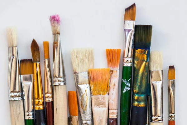 Çok renkli fırçalar çizim için ayarlayın. Arka plan