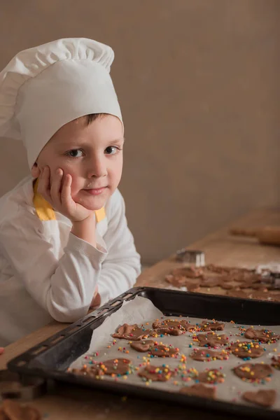 Baby Makes Christmas Cookies Boże Narodzenie Koncepcja Produkty Piekarnicze Dzieci — Zdjęcie stockowe