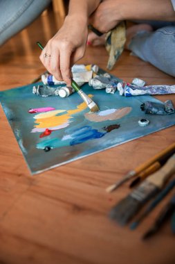 Sanat Malzemelerinin Yaşamı. Yaratıcı Süreç. Arkaplan