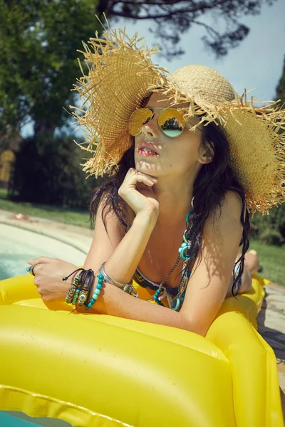 Beautiful Woman Sun Hat Sunbathing Air Mattress Swimming Pool — Stock Photo, Image