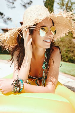 seksi genç bayan Yüzme Havuz