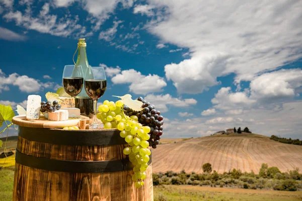 Red Wine Bottle Wine Glass Wodden Barrel Beautiful Tuscany Background — Stock Photo, Image