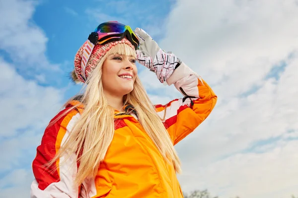 Bild Einer Glücklichen Jungen Snowboarderin — Stockfoto