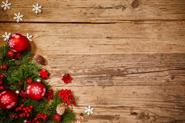 Kerst Achtergrond Met Dennenboom Decoratie Donker Houten Plank — Stockfoto