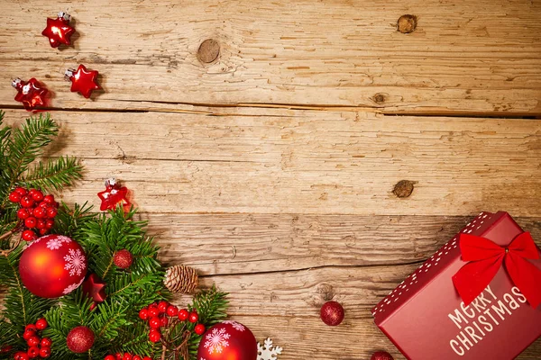 クリスマス ギフト デコレーション アンティークの素朴な木製の背景 木材を見下ろしビューの上トップ木製コピー スペース ビュー — ストック写真
