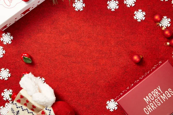 Weihnachtlicher Hintergrund Rote Weihnachtsschachtel Auf Rotem Hintergrund Grußkarte Weihnachten — Stockfoto