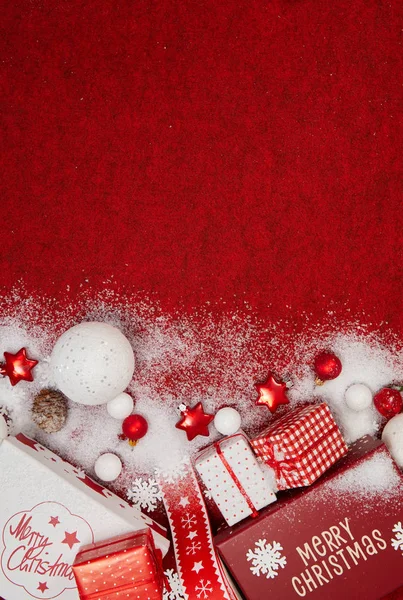 Navidad Año Nuevo Decoración Aislada Sobre Fondo Rojo —  Fotos de Stock