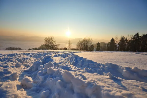 Fantastico Paesaggio Serale Una Luce Solare Colorata Drammatica Scena Invernale — Foto Stock