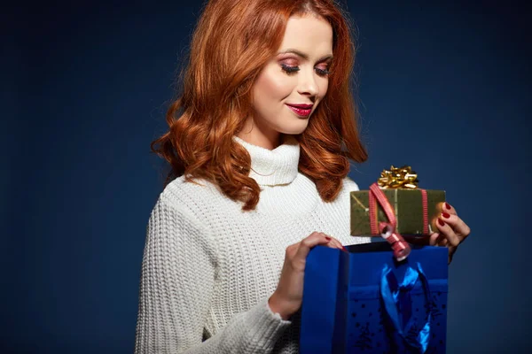 Happy Pretty Young Woman Holding Gift Box Christmas Background — Stock Photo, Image