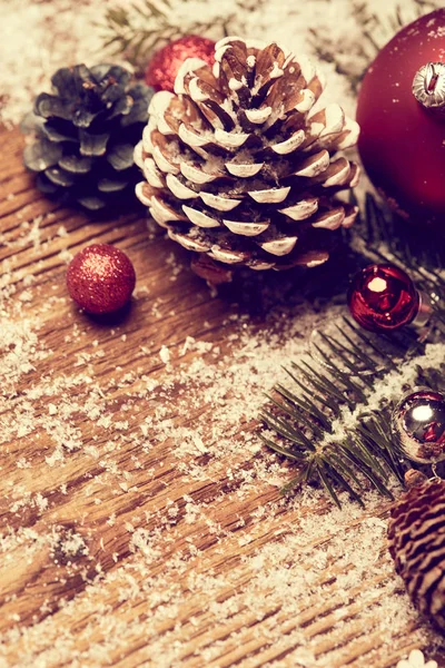 Weihnachtskonzept Zierbaum Neben Dekoration Und Bastelmaterial Selektiver Fokus — Stockfoto