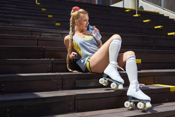 Blond Girl Roller Skates Sitting City Park River Sunny Summer — Stock Photo, Image