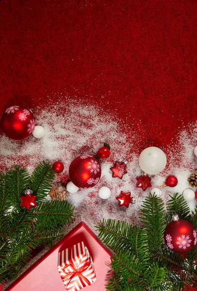 Weihnachtsferien Komposition Auf Rotem Hintergrund — Stockfoto