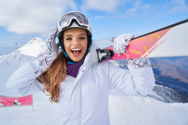 Kış Eğlence Spor Insanlar Kavramı Ski Mutlu Genç Kadın Açık — Stok fotoğraf
