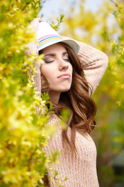 Erstaunliche Frühling Frauenporträt — Stockfoto