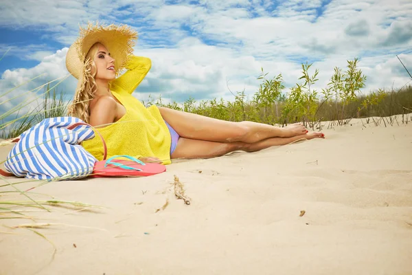 Sexy Blondynka Plaży Latem — Zdjęcie stockowe