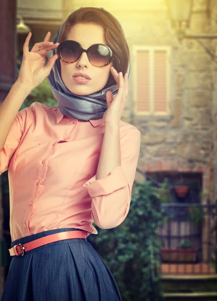 Fashionable Woman Streets Small Italian Town — Stock Photo, Image