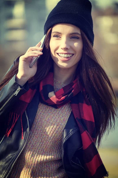 Young Beautiful Autumn Woman Cell Phone — Stock Photo, Image