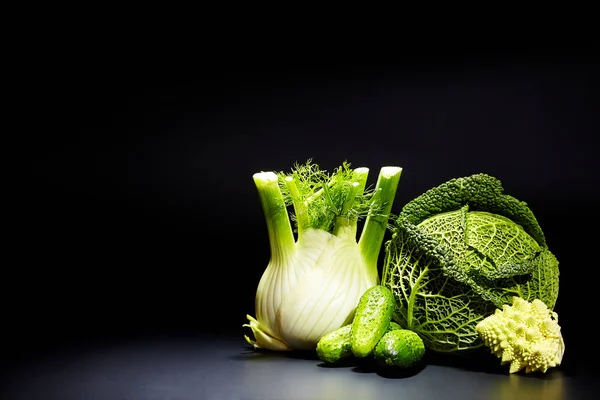 Färska Grönsaksjuicer Svart Bord — Stockfoto