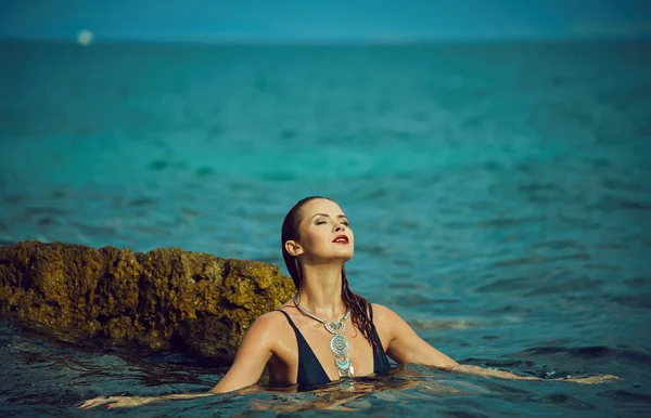 Bikini Girl Beach Young Beautiful Woman Bikini Beach Adriatic Sea — Stock Photo, Image